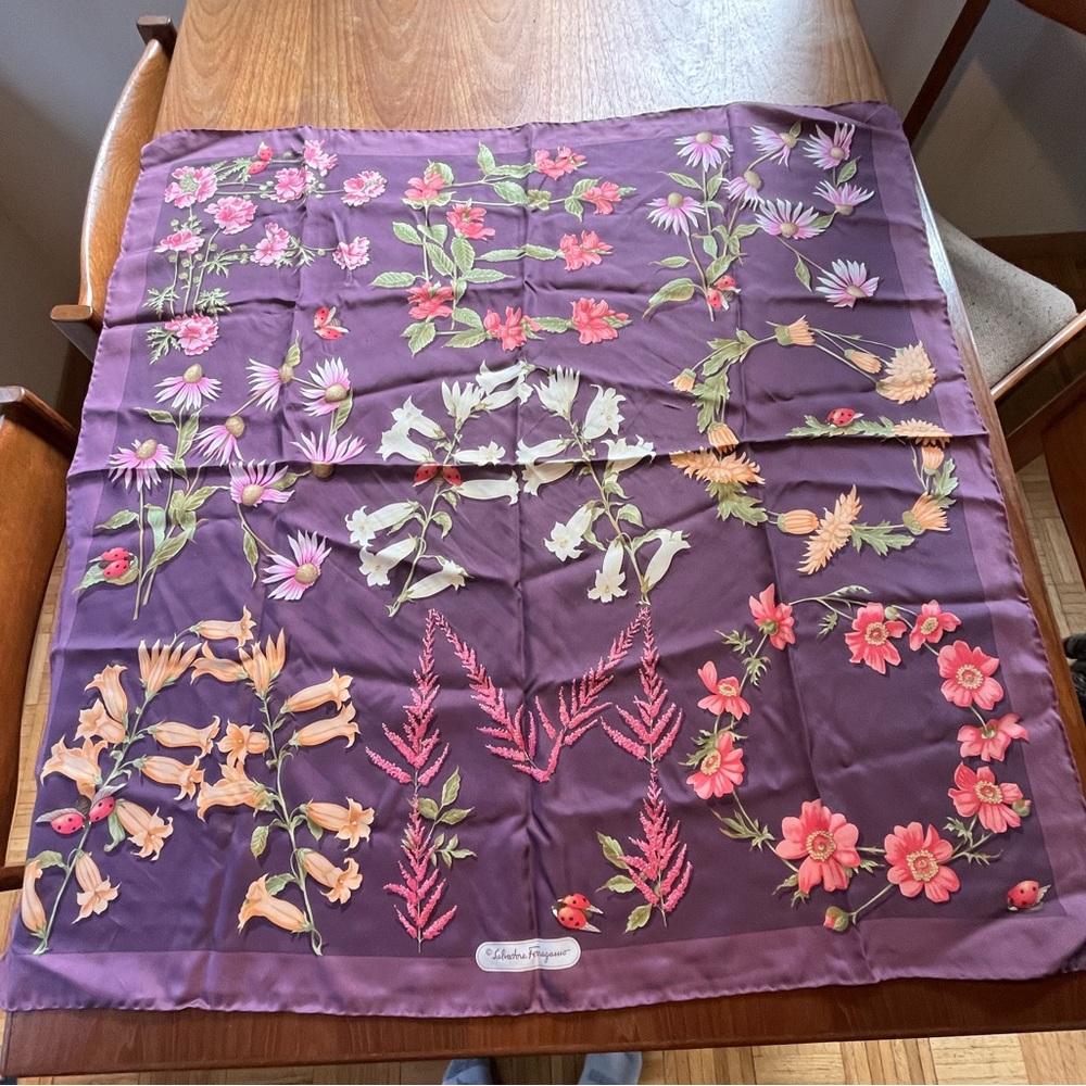 ✨Vintage Salvatore Ferragamo Silk Scarf
